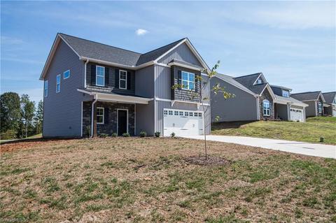 4270 Bordeaux Dr, Trinity, NC 27370 photo 1