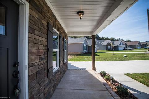 6636 Bellawood Dr, Trinity, NC 27370 photo 2