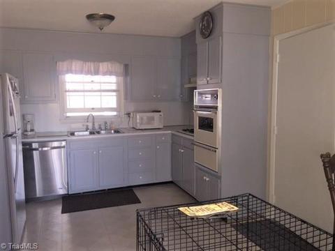 1309 Grantham Dr, High Point, NC 27265 photo 11