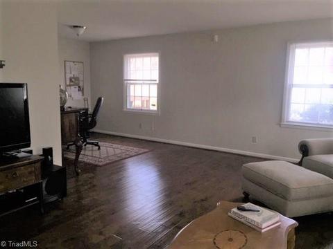 1309 Grantham Dr, High Point, NC 27265 photo 9