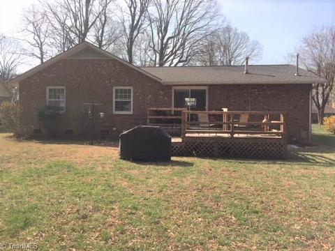 1309 Grantham Dr, High Point, NC 27265 photo 2