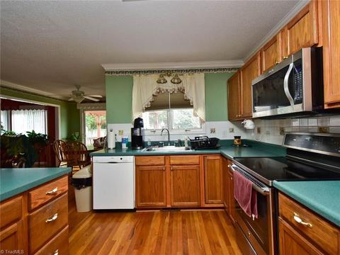 3936 Johnson St, High Point, NC 27265 photo 9