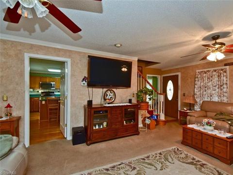 3936 Johnson St, High Point, NC 27265 photo 4