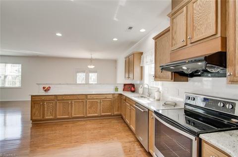 4632 Meadowside Ter, High Point, NC 27265 photo 8