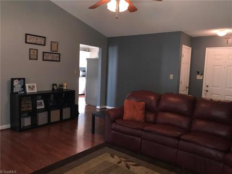 104 Ridge Creek Cir, Trinity, NC 27370 photo 4