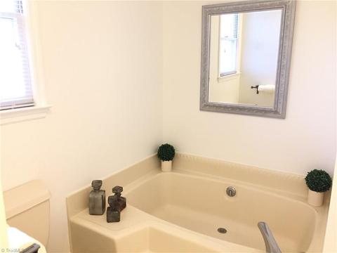 2611 Farmbrook Rd, Winston Salem, NC 27103 photo 11