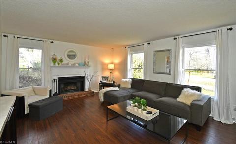 2611 Farmbrook Rd, Winston Salem, NC 27103 photo 3