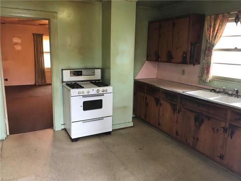 120 Cornell Dr, High Point, NC 27260 photo 9