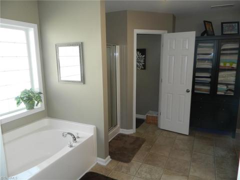 2412 Alderbrook Dr, High Point, NC 27265 photo 14