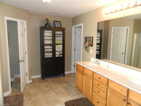2412 Alderbrook Dr, High Point, NC 27265 photo 13