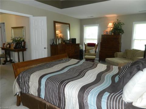 2412 Alderbrook Dr, High Point, NC 27265 photo 12