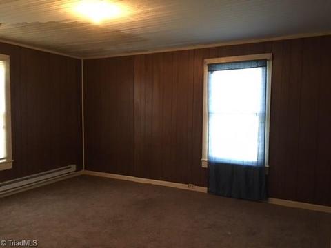 111 E 3rd St, Lexington, NC 27292 photo 9