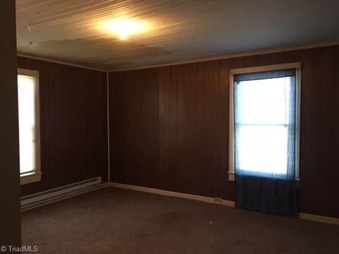 111 E 3rd St, Lexington, NC 27292 photo 5