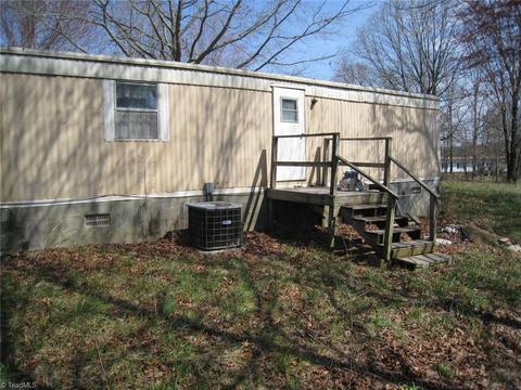 1210 Gravitte Rd, Pilot Mountain, NC 27041 photo 2