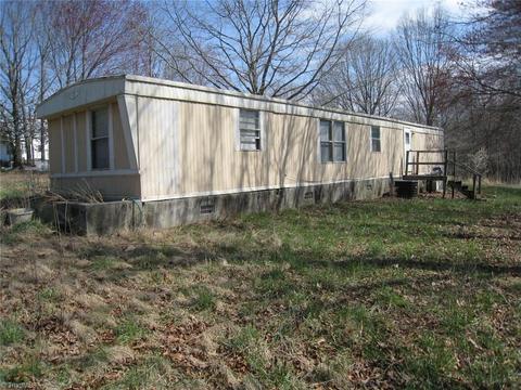 1210 Gravitte Rd, Pilot Mountain, NC 27041 photo 3