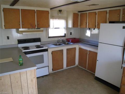 1210 Gravitte Rd, Pilot Mountain, NC 27041 photo 4