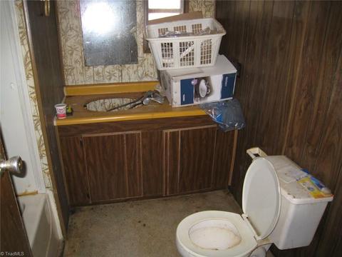 1210 Gravitte Rd, Pilot Mountain, NC 27041 photo 9