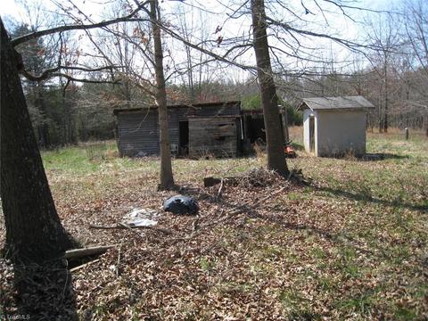 1210 Gravitte Rd, Pilot Mountain, NC 27041 photo 13