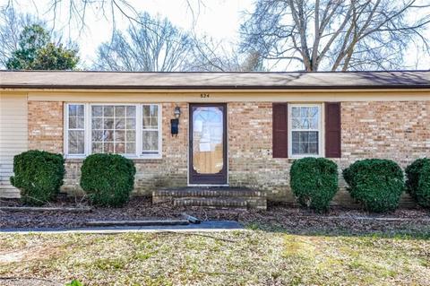 824 Stuart St, Eden, NC 27288 photo 2