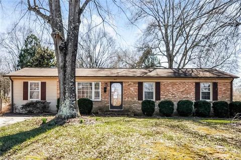 824 Stuart St, Eden, NC 27288 photo 1