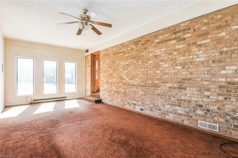 824 Stuart St, Eden, NC 27288 photo 9