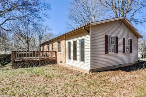 824 Stuart St, Eden, NC 27288 photo 24
