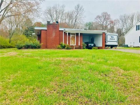 401 Hill St, King, NC 27021 photo 3