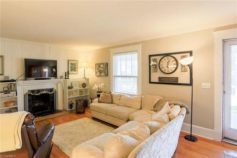 404 Spring St, Thomasville, NC 27360 photo 8