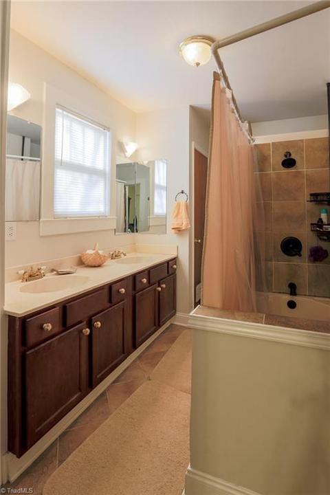 404 Spring St, Thomasville, NC 27360 photo 20