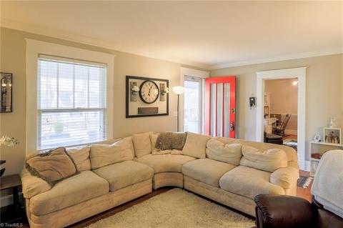 404 Spring St, Thomasville, NC 27360 photo 7