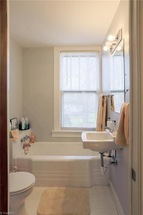 404 Spring St, Thomasville, NC 27360 photo 26