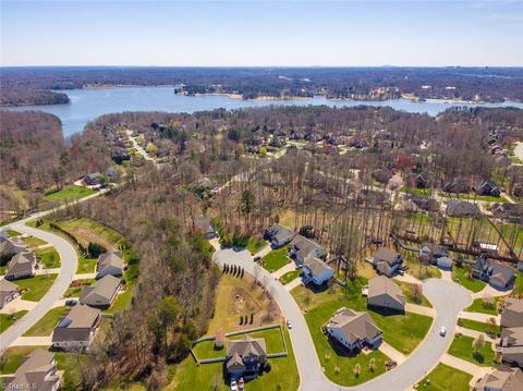 2334 Azure Ct, High Point, NC 27265 photo 2