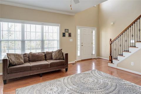 2334 Azure Ct, High Point, NC 27265 photo 3