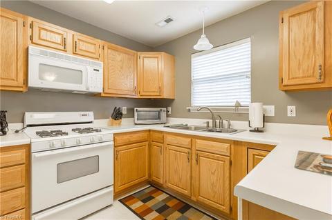3972 Crocker Pl, High Point, NC 27265 photo 12