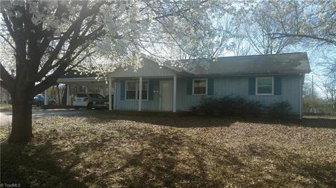 516 Walnut St, Eden, NC 27288 photo 1
