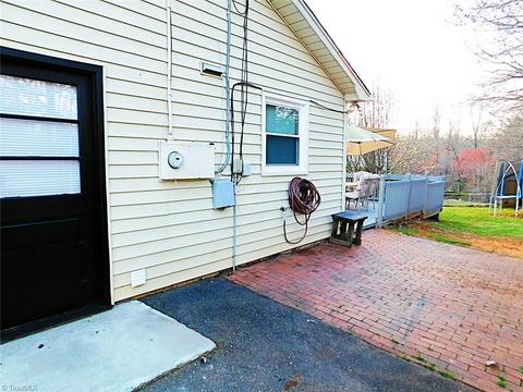 103 Cascade Ct, King, NC 27021 photo 11