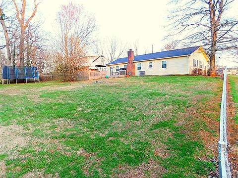 103 Cascade Ct, King, NC 27021 photo 4
