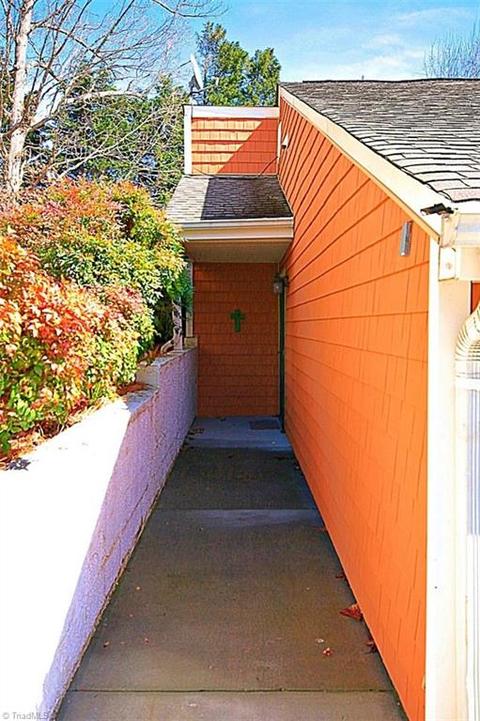 160 Golfview Dr, Bermuda Run, NC 27006 photo 2