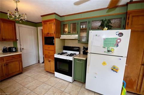 519 Patrick St, Eden, NC 27288 photo 11