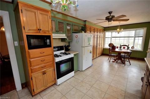 519 Patrick St, Eden, NC 27288 photo 7