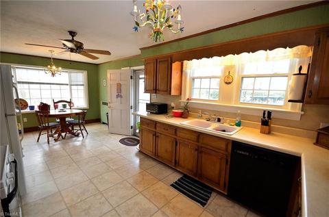 519 Patrick St, Eden, NC 27288 photo 6