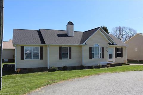 1502 Prelude Ct, High Point, NC 27265 photo 2