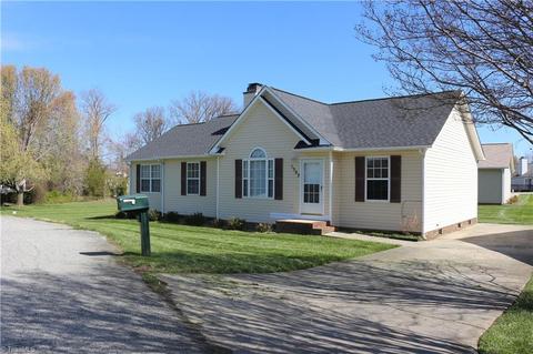 1502 Prelude Ct, High Point, NC 27265 photo 1