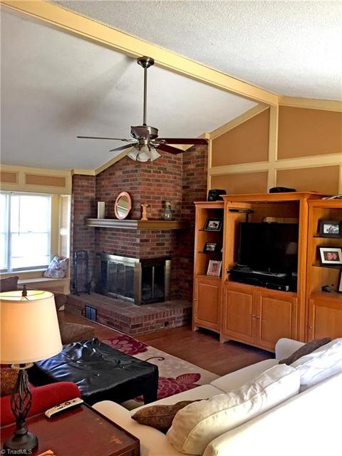 2002 La Dora Dr, High Point, NC 27265 photo 10