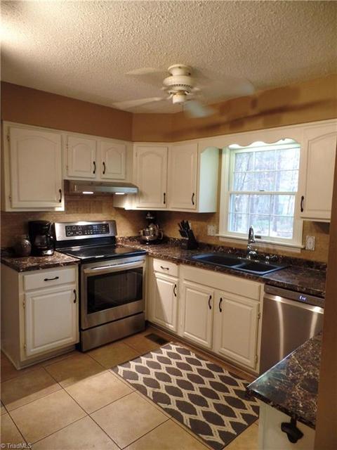 2002 La Dora Dr, High Point, NC 27265 photo 6