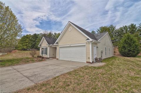4620 River Gate Dr, Clemmons, NC 27012 photo 2