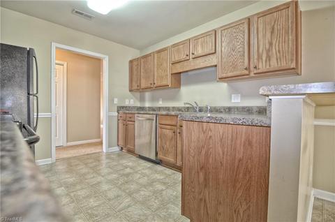 4620 River Gate Dr, Clemmons, NC 27012 photo 9