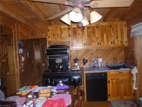 715 Lands End, Denton, NC 27239 photo 15