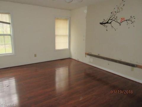 4667 Oakview Dr, Trinity, NC 27370 photo 5