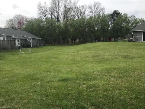 3058 Windchase Ct, High Point, NC 27265 photo 17